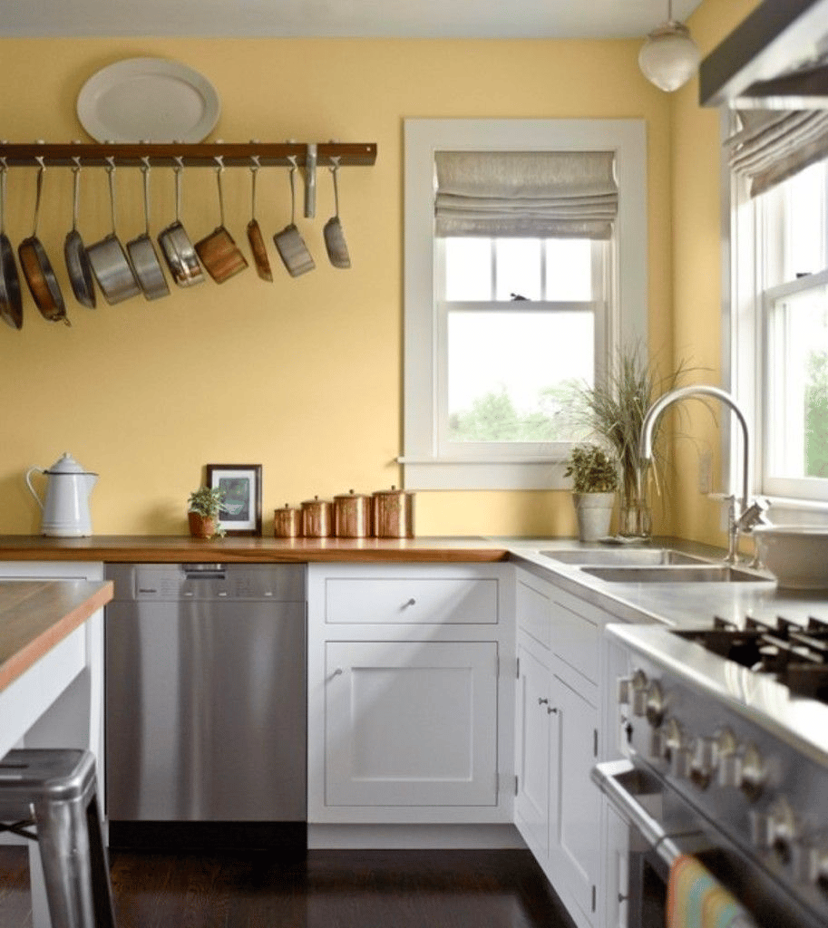 Choosing two-tone wall colors for a small kitchen