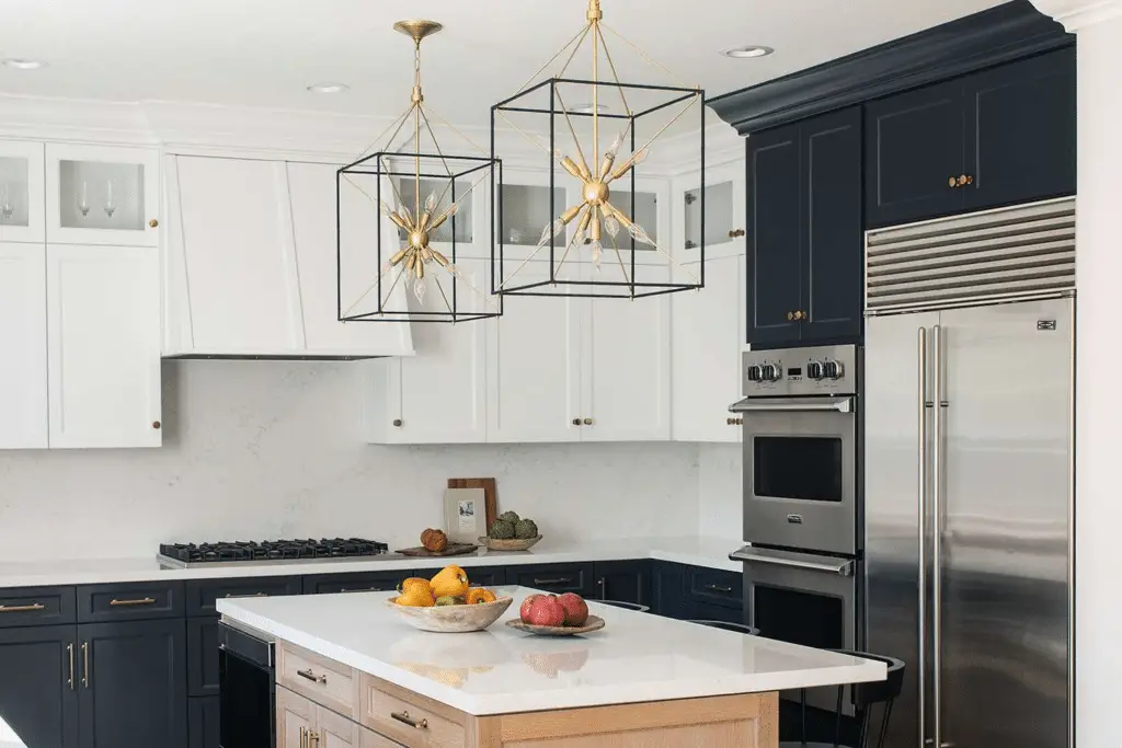 Statement kitchen lights - Condo kitchen design ideas