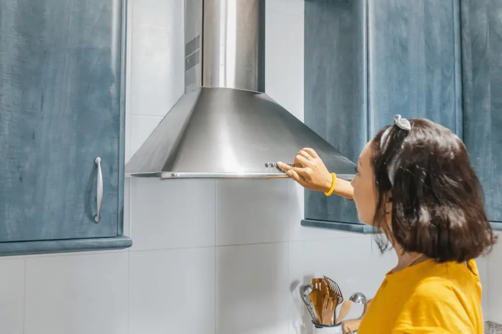 kitchen design mistakes - No Ventilation: A Recipe for Disaster