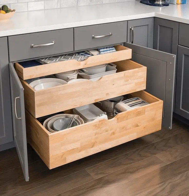Pull-out kitchen drawers