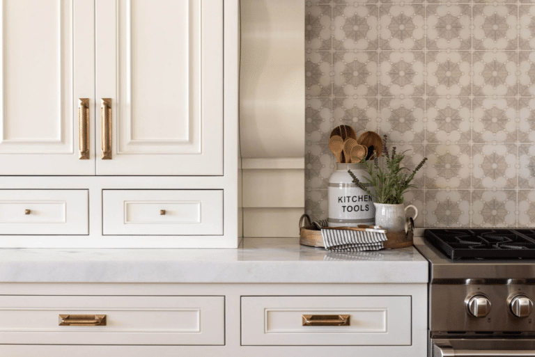 Best Hardwares For White Dove Cabinets