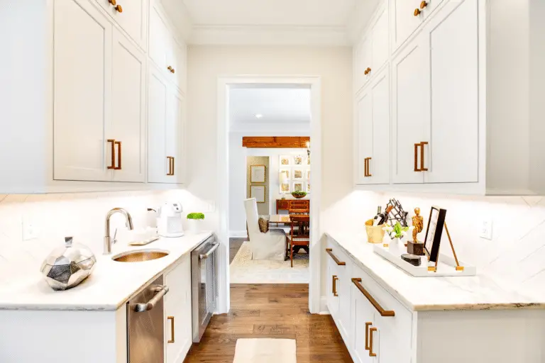 Brilliance & Beauty: Mastering Lighting and Decor in Butler Pantry Design