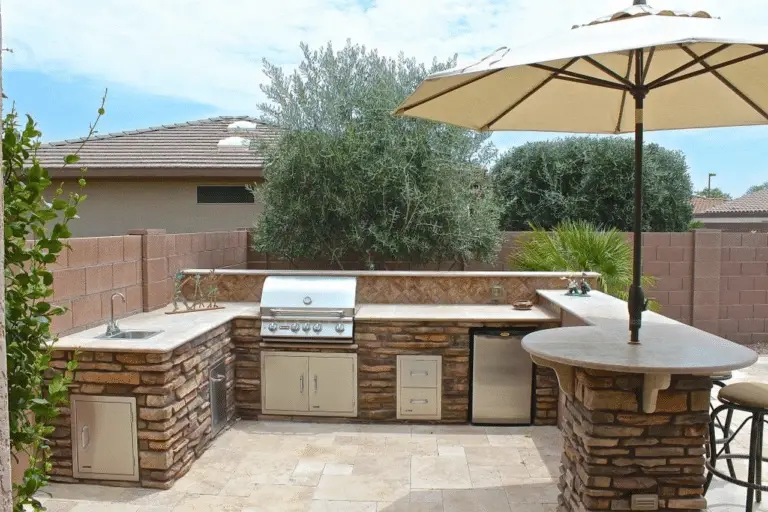 Outdoor Elegance: Choosing the Best Materials for U-Shaped Kitchen Bars