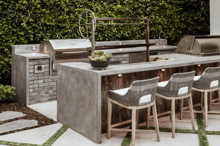 Ultimate Guide to Seating Solutions for U-Shaped Outdoor Kitchen Bars