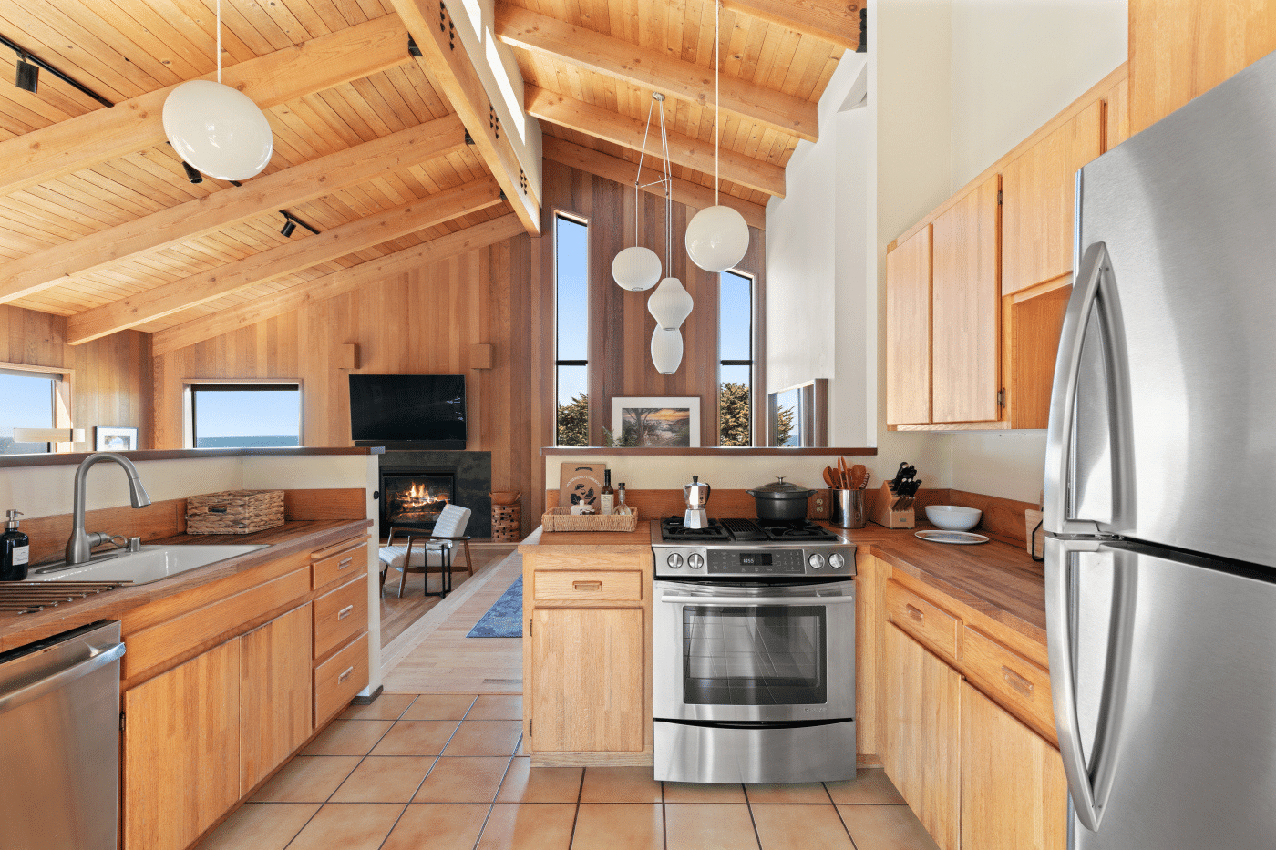 Rustic Revival: Designing Your Ranch Kitchen Makeover - The Compact Kitchen