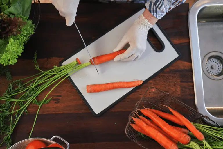 Wood or Plastic: Choosing Between Butcher Blocks and Cutting Boards